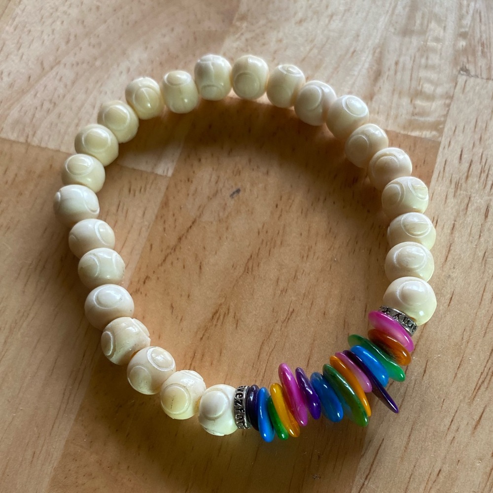 Beaded white and rainbow 🌈 shell BOHO bracelet